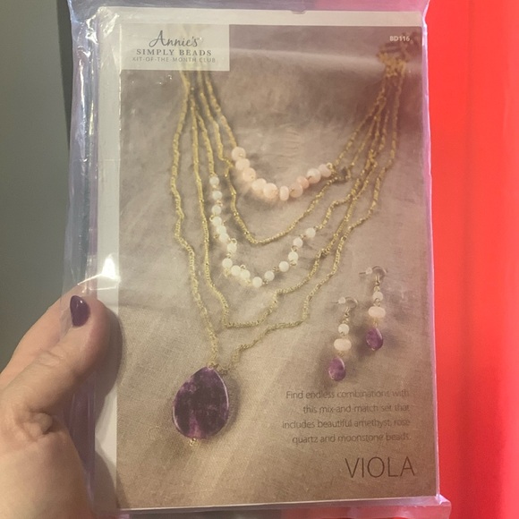 Jewelry making kit - Picture 1 of 3